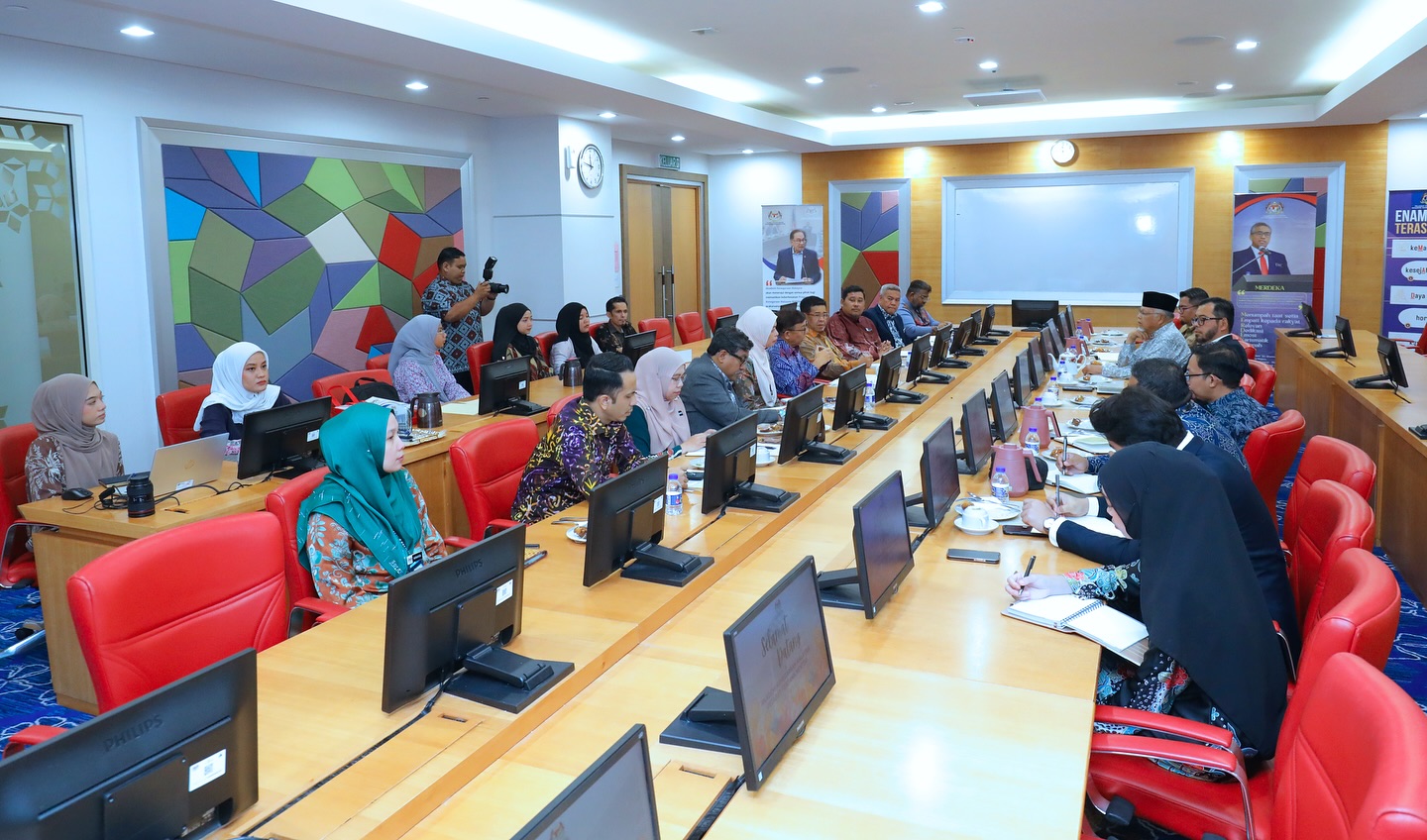 KUNJUNGAN HORMAT SEKRETARIAT PERUNDINGAN PEMBANGUNAN UMMAH (SPPU)