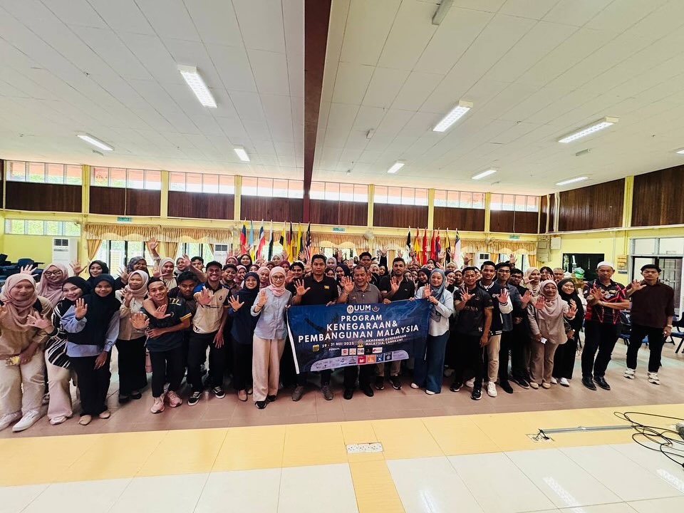 KURSUS KENEGARAAN MALAYSIA MADANI SCHOOL OF GOVERNMENT UNIVERSITI UTARA MALAYSIA
