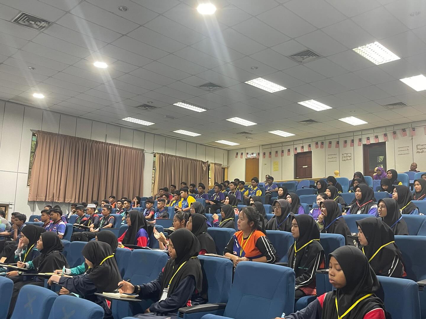 SEMINAR KENEGARAAN MALAYSIA MADANI (INSTITUSI PENDIDIKAN)
